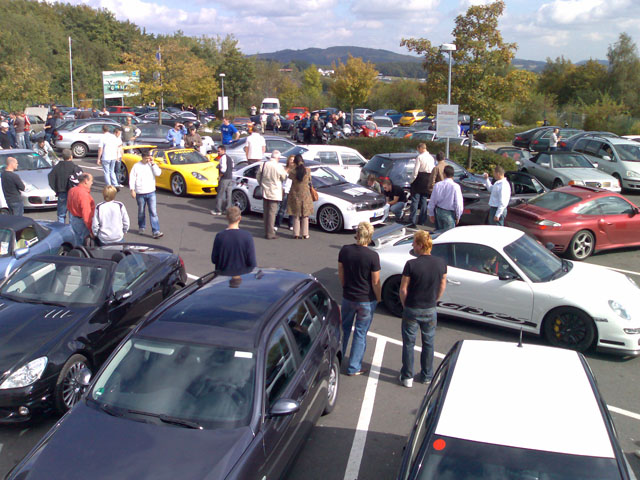 Nordschleife gezellige drukte small.jpg