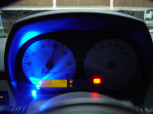 Het programmeerbare shiftlight, gaat dus branden boven de ingestelde toerental-olietemperatuurwaarde.