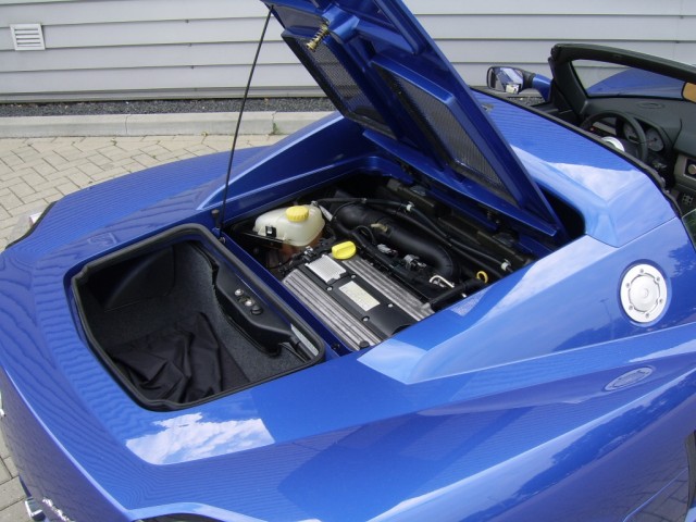 299492-6_81-PH-ZX.jpg