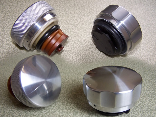 Aluminium doppen (afgebeeld oliedop voor N/A en Turbo)