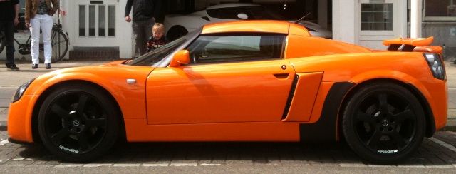 Speedster met brede voorvelg.