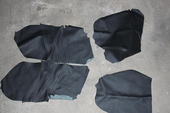 Lederen stukken voor grijze deurpaneeltjes te bekleden nieuw  40 euro