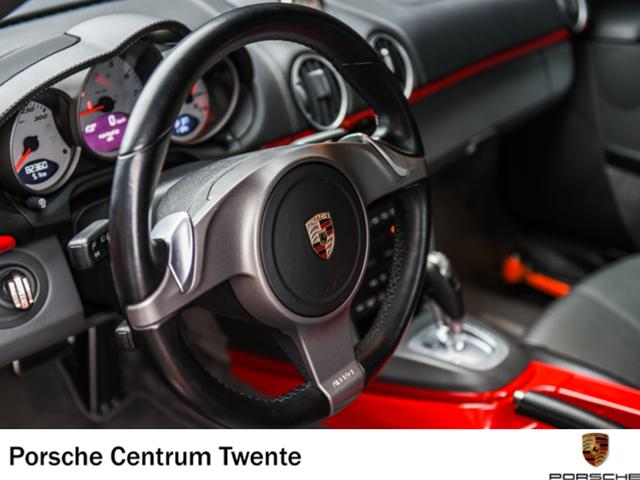 porsche-cayman-coupe-benzine-rood--105152120-Medium.jpg